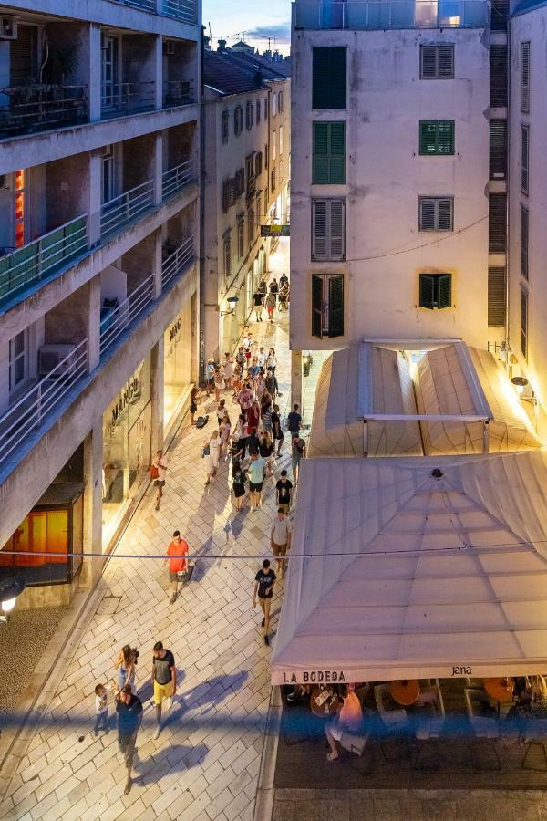 Apartma Downtown Marcius Luxury With Jacuzzi & Sauna