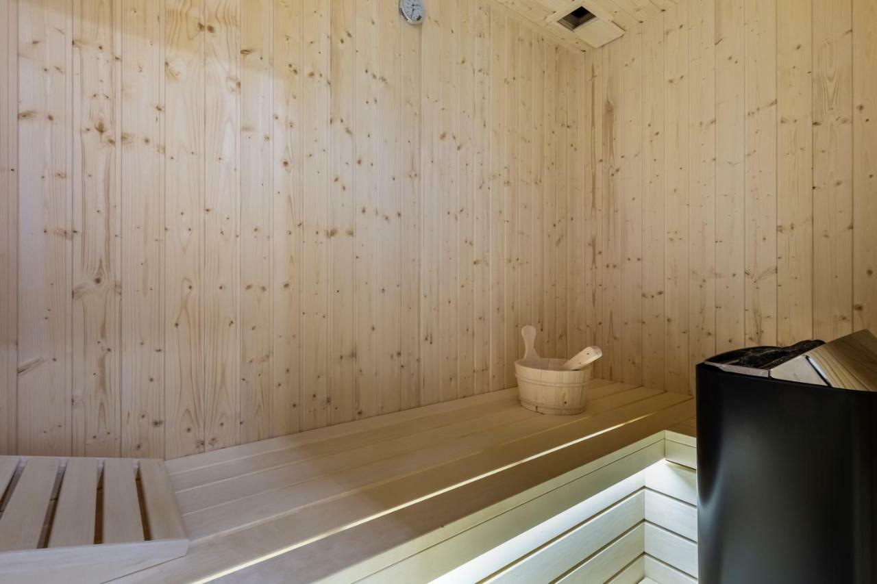Apartma Downtown Marcius Luxury With Jacuzzi & Sauna *